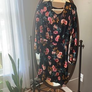 Floral open back LOFT dress, NWT!!